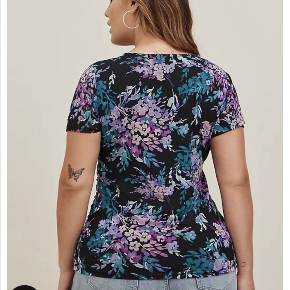 torrid Black Floral Wrap-Front Short Sleeve Tunic - Teal & Lavender - Picture 4 of 10